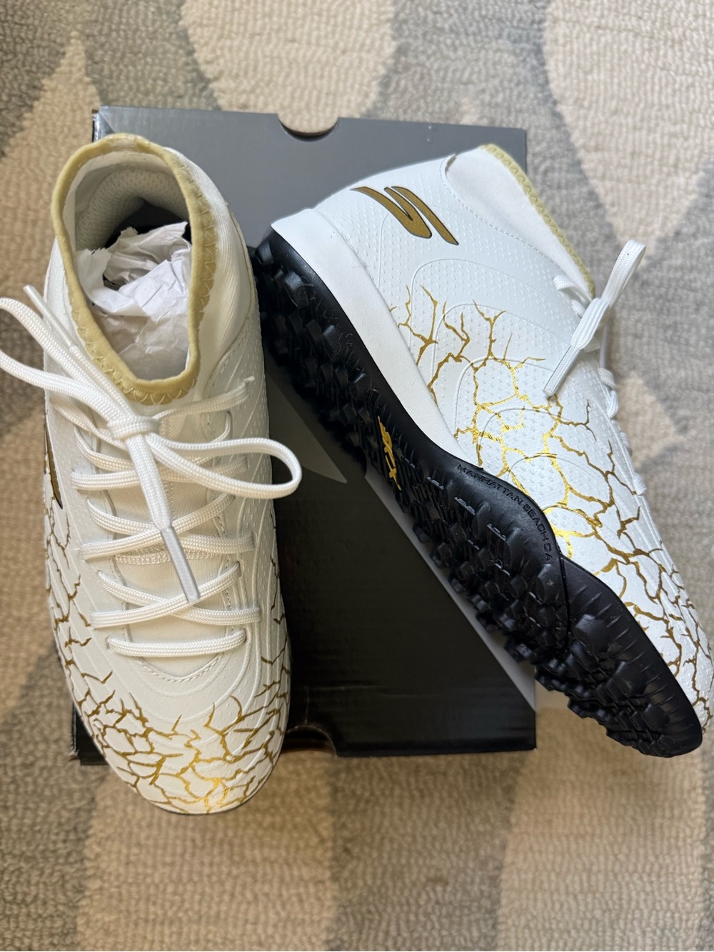 Sketchers White & Gold Turf Shoes size 1.5 Brand New